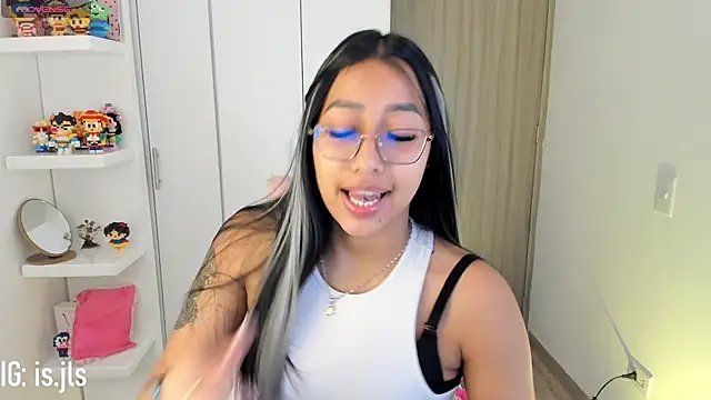 isa bellaa0 online show from 10-04-25, 12:45