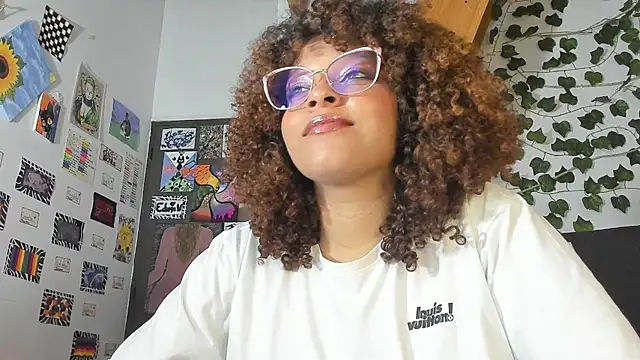 Snapshot of Ada_gales_ chatting on 12-19-24, 12:45 Ada gales  online show from 12-19-24, 12:45