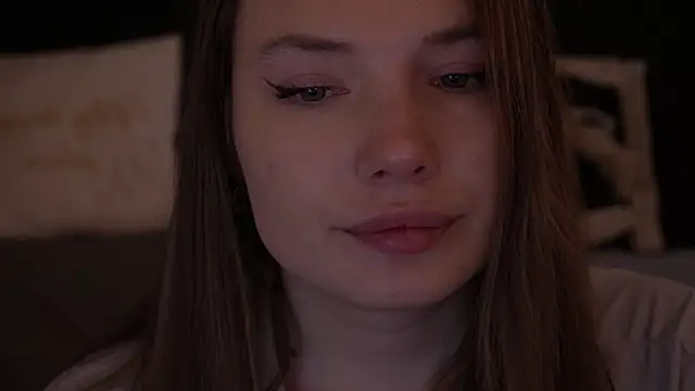 IceDanielles online show from 11-23-25, 01:32