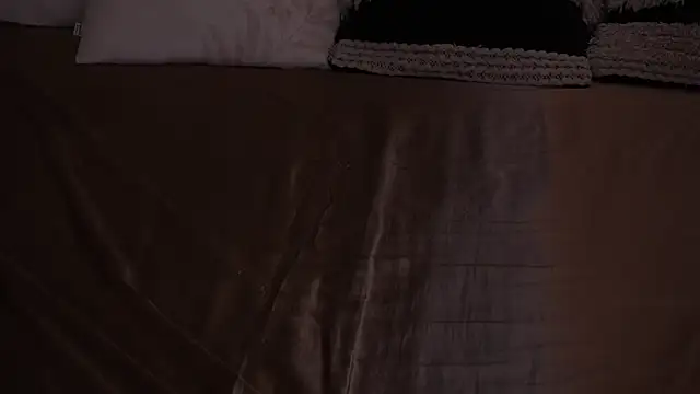 IceDanielles online show from 12-16-25, 01:37