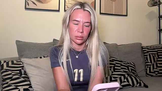 Alexia-Lee online show from 06-27-26, 11:11