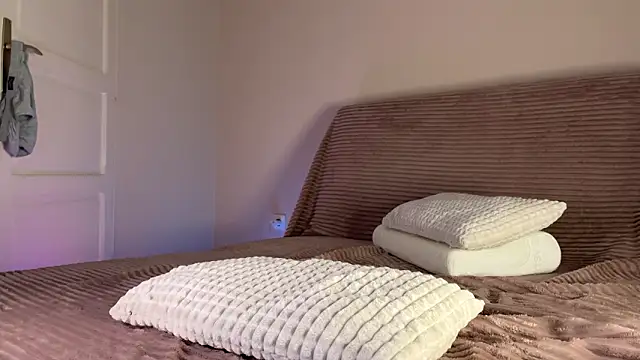 itsmaxxbaby  online show from 03-22-26, 04:27