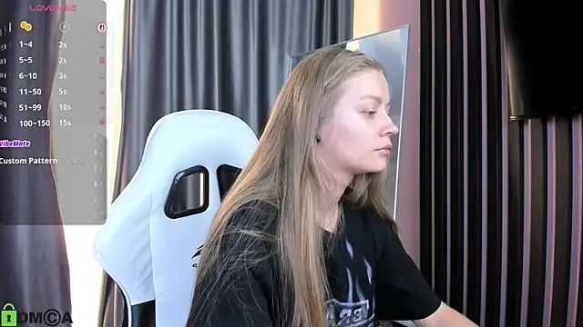 Polumna cute online show from 04-19-26, 09:54
