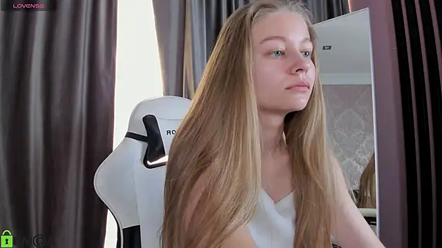 Polumna cute online show from 09-14-25, 10:04