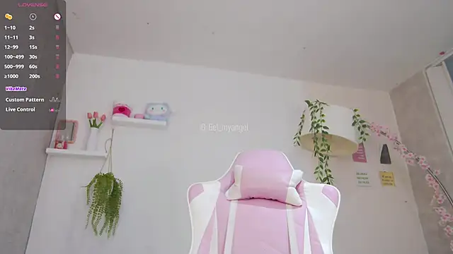 Bella-Franco online show from 03-06-25, 03:13