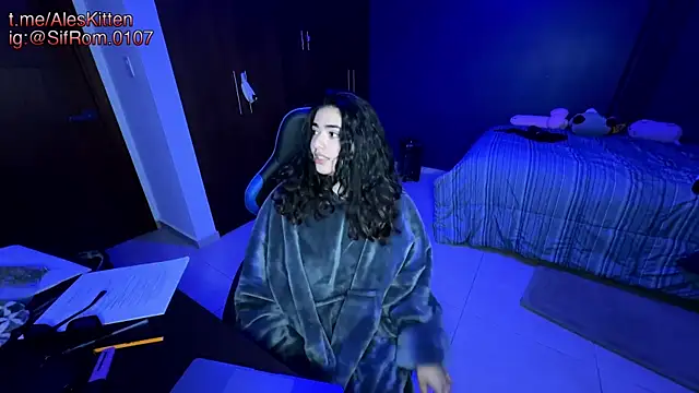 Ales Kitten online show from 03-12-25, 01:47