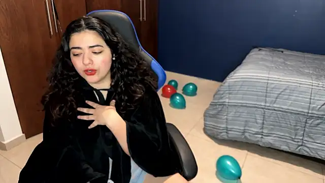 Ales Kitten online show from 02-13-25, 07:42