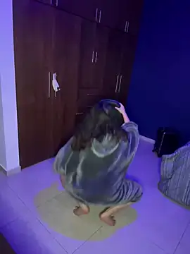 Ales Kitten online show from 03-13-25, 03:44