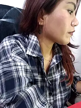 Snapshot of ZUCAAT chatting on 10-24-25, 10:53 ZUCAAT online show from 10-24-25, 10:53