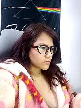 Snapshot of ZUCAAT chatting on 10-09-25, 03:45 ZUCAAT online show from 10-09-25, 03:45
