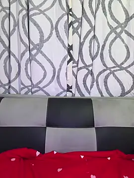 Snapshot of ZUCAAT chatting on 02-22-25, 02:39 ZUCAAT online show from 02-22-25, 02:39