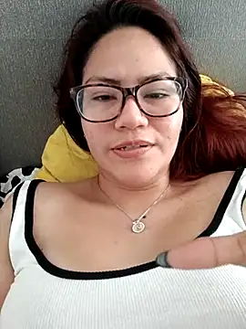 Snapshot of ZUCAAT chatting on 03-09-25, 06:21 ZUCAAT online show from 03-09-25, 06:21