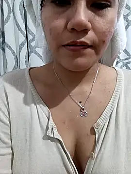 Snapshot of ZUCAAT chatting on 03-06-25, 04:19 ZUCAAT online show from 03-06-25, 04:19