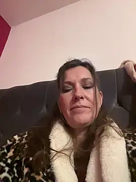 Lwhite1 online show from 04-16-26, 10:23