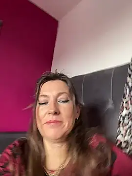 Lwhite1 online show from 04-19-26, 01:23