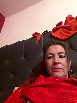 Lwhite1 online show from 10-26-25, 07:14