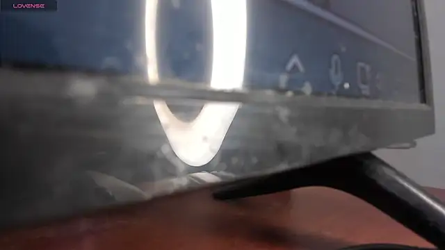 evelyn 23 online show from 11-12-25, 04:22