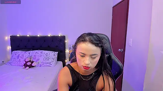 Snapshot of evelyn_23 chatting on 03-15-25, 04:24 evelyn 23 online show from 03-15-25, 04:24