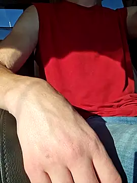 Snapshot of REDHAMMER_ chatting on 10-15-25, 08:17 REDHAMMER online show from 10-15-25, 08:17