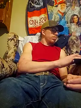 Snapshot of REDHAMMER_ chatting on 03-11-25, 12:33 REDHAMMER online show from 03-11-25, 12:33