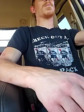 Snapshot of REDHAMMER_ chatting on 10-16-25, 08:06 REDHAMMER online show from 10-16-25, 08:06