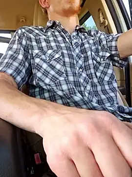 Snapshot of REDHAMMER_ chatting on 09-30-25, 08:37 REDHAMMER online show from 09-30-25, 08:37