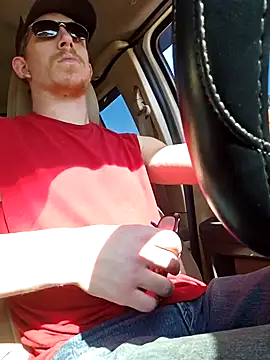 Snapshot of REDHAMMER_ chatting on 09-25-25, 08:37 REDHAMMER online show from 09-25-25, 08:37