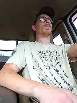 Snapshot of REDHAMMER_ chatting on 10-13-25, 08:21 REDHAMMER online show from 10-13-25, 08:21