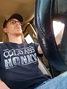 Snapshot of REDHAMMER_ chatting on 09-09-25, 08:29 REDHAMMER online show from 09-09-25, 08:29