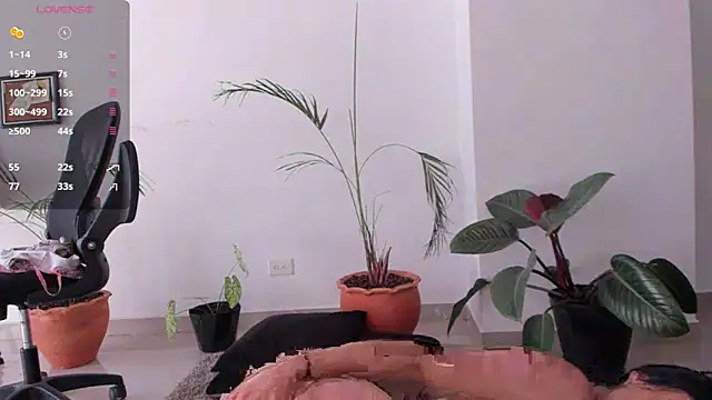 AnaHenao online show from 12-20-25, 02:20