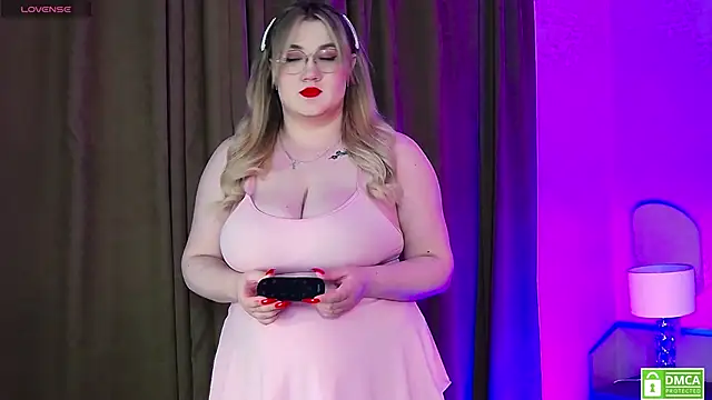 Nancy Mooree online show from 09-24-25, 01:06