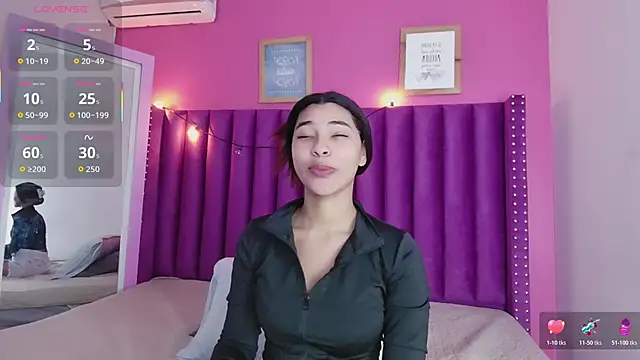 littleebonny online show from 10-18-25, 01:13