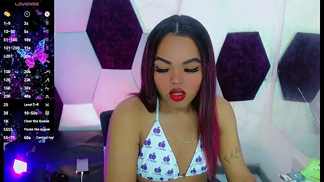 KayleighDreams  online show from 01-06-26, 04:49