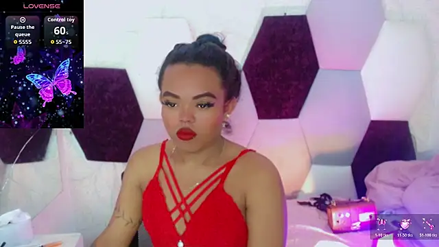 KayleighDreams  online show from 02-11-26, 04:56