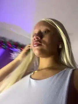 Snapshot of Charlotee_ chatting on 01-02-25, 08:06 Charlotee  online show from 01-02-25, 08:06