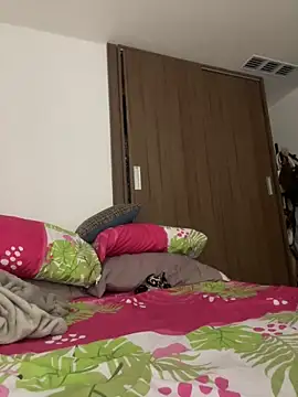 Snapshot of Charlotee_ chatting on 09-27-25, 09:26 Charlotee  online show from 09-27-25, 09:26