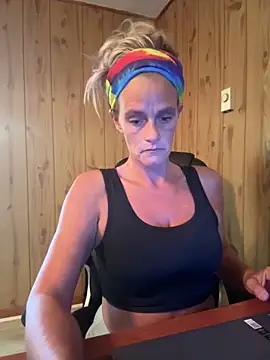 Snapshot of vixendoll87 chatting on 10-01-25, 04:44 vixendoll87 online show from 10-01-25, 04:44