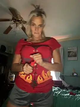 Snapshot of vixendoll87 chatting on 01-16-26, 08:35 vixendoll87 online show from 01-16-26, 08:35