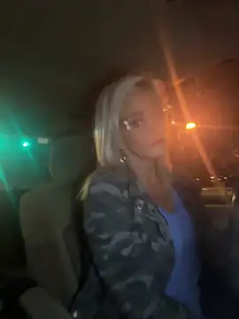 Snapshot of vixendoll87 chatting on 01-18-26, 12:25 vixendoll87 online show from 01-18-26, 12:25