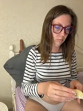 BeatriceTender online show from 05-24-26, 07:47