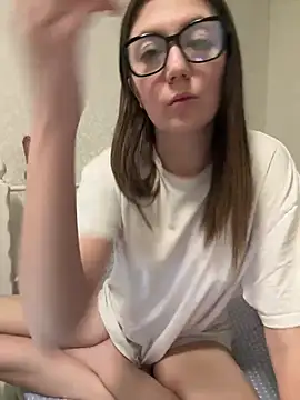 Snapshot of BeatriceTender chatting on 02-13-25, 06:05 BeatriceTender online show from 02-13-25, 06:05