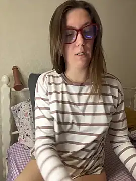 BeatriceTender online show from 04-22-26, 06:04