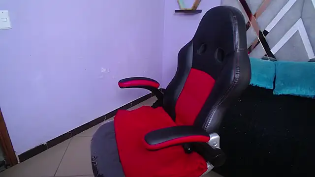 Anabella Thompson online show from 10-22-25, 11:31