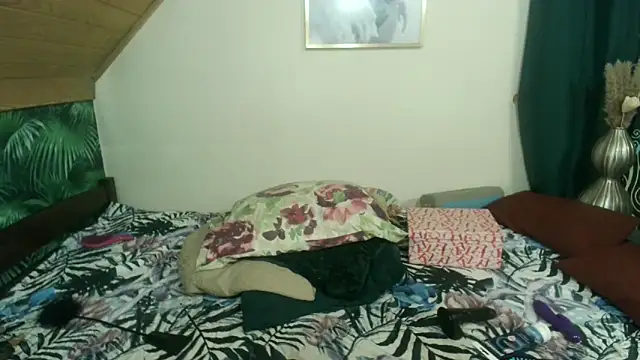 Snapshot of MilfKendra4U chatting on 02-21-26, 10:12 MilfKendra4U online show from 02-21-26, 10:12