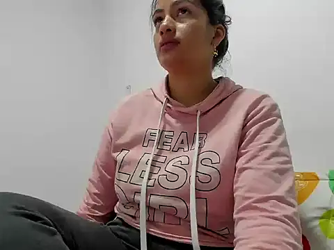 Snapshot of SamanthaBeke chatting on 04-25-26, 03:53 SamanthaBeke online show from 04-25-26, 03:53