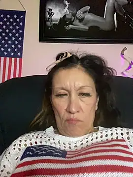 Snapshot of TheDime chatting on 07-10-26, 11:21 TheDime online show from 07-10-26, 11:21