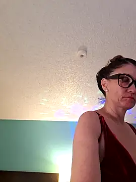 Snapshot of TheDime chatting on 01-22-25, 10:05 TheDime online show from 01-22-25, 10:05