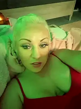 TiaDunn online show from 10-18-25, 04:25