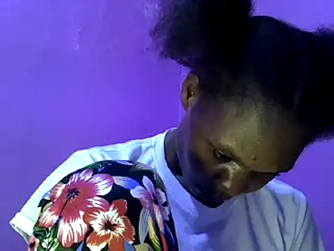 Snapshot of Cute_tamara chatting on 01-21-25, 04:27 Cute tamara online show from 01-21-25, 04:27