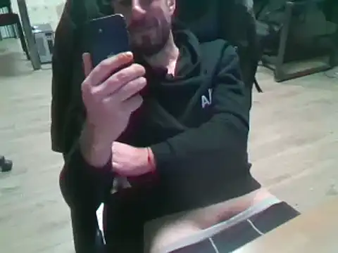 Snapshot of giorgakaci69 chatting on 02-25-25, 09:04 giorgakaci69 online show from 02-25-25, 09:04